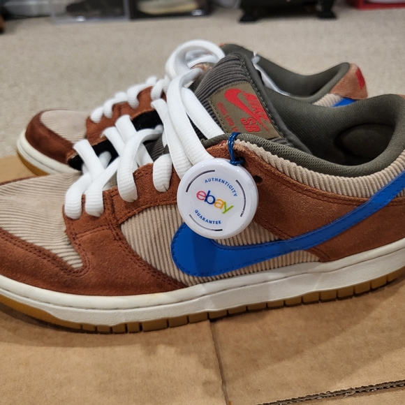 Nike SB Dunk Low Pro Corduroy - Size 8